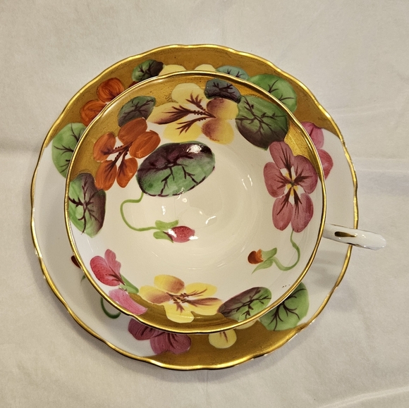 Gorgeous hand-painted Vintage Cup and Saucer by Tuscan Bone China England. - Picture 1 of 8